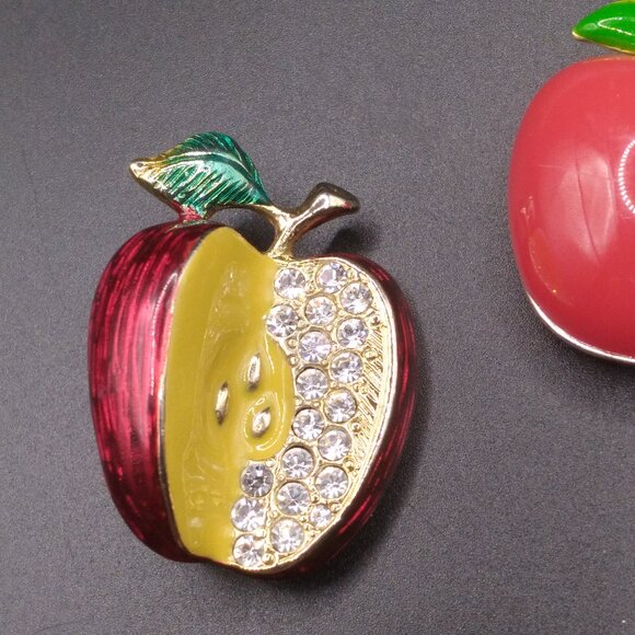 2 Red Enamel & Rhinestone Apple Brooches signed BEST - Picture 3 of 5